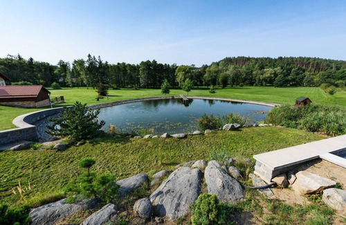 Varvazov Villa | Experience Orlík JVNS100 with Lake Views and Family Comfort