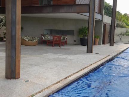Lago Norte House | Experience Orla Lago Norte: Family-Friendly Retreat Awaits