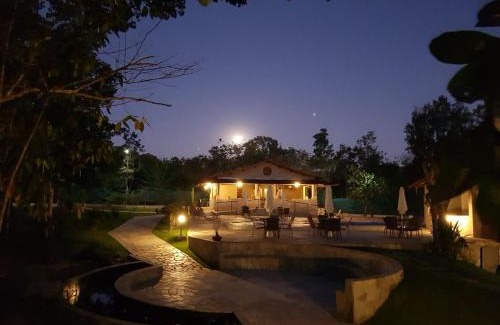 Pirenopolis Hotel | Discover Orla Morada do Sol: Pet-Friendly & Poolside Retreat