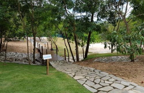 Pirenopolis Hotel | Discover Orla Morada do Sol: Pet-Friendly & Poolside Retreat