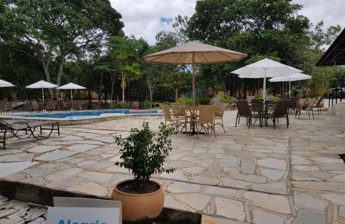Pirenopolis Hotel | Discover Orla Morada do Sol: Pet-Friendly & Poolside Retreat