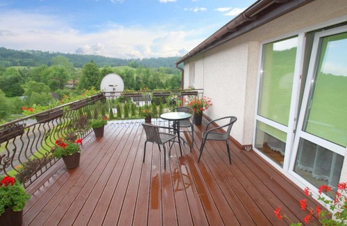 Rabe House | Orlikowe Wzgórze: Guest Rated 10/10 with Pool & Kitchen