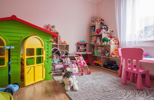 Rabe House | Orlikowe Wzgórze: Guest Rated 10/10 with Pool & Kitchen