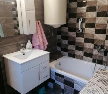 Babina Greda Apartment | Family-Friendly Orljak with Top-Rated Amenities