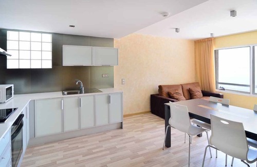 Sant Carles de la Rapita Apartment | Ornis Becassina: Ocean View Room with Pool & Spa Amenities