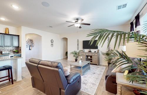 Biggs Field House | Discover Family-Friendly Comfort at Oro Oasis Hotel