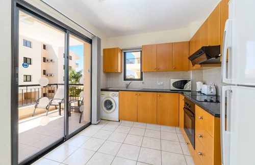 Oroklini Apartment | Oroklini - Breathtaking Poolside Retreat with Ocean Views