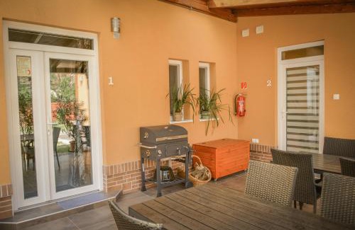 Oroshaza Apartment | Top-Rated Oros House Apartmanház with Family-Friendly Amenities