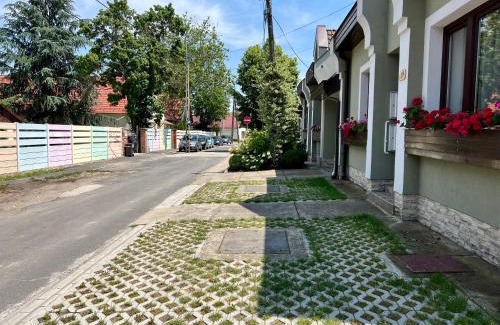 Gyula Apartment | Discover Orosz Apartmanház Gyula: Pet-Friendly & Family-Safe