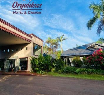 Zona Granja Hotel | Relax at Orquideas Hotel & Cabañas with Pool and Breakfast