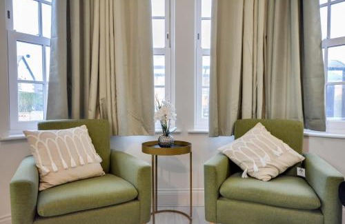 Wigan Apartment | Orrell Apartment: Family-Friendly Stay with Free Parking