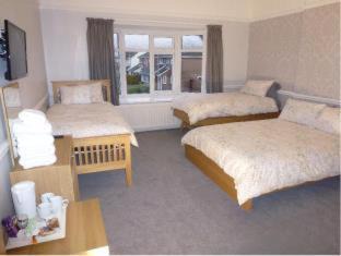 Liverpool Hotel | Discover Orrell Park Hotel: Family-Friendly with Breakfast