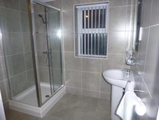 Liverpool Hotel | Discover Orrell Park Hotel: Family-Friendly with Breakfast