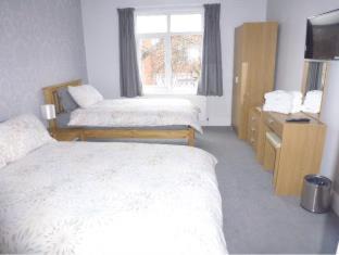 Liverpool Hotel | Discover Orrell Park Hotel: Family-Friendly with Breakfast