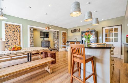 Windermere House | Pet-Friendly Stay at Orrest Head House for Families