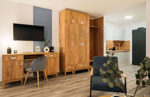 Ursus Apartment | ORSO Studio: King Bed, Sofa, and Pet-Friendly Comfort