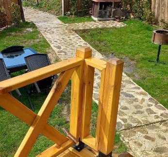 Geyve House | Pet-Friendly Ortaköy Bungalov Evleri with Hot Tub