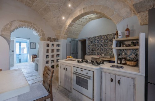 Ortelle Apartment | Cozy Ortelle House with 5 Fireplaces and Scenic Terrace
