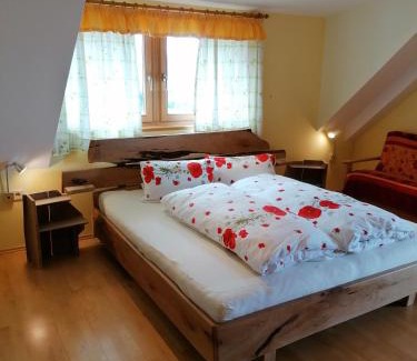 Millstatt Apartment | Discover Ortnerhof: Cozy Retreat with Hot Tub & Breakfast