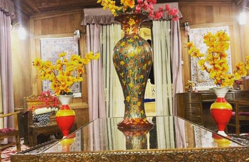Dal Lake Apartment | Orton Place