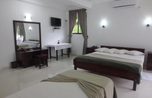 Digana House | Relaxing Oruthota Chalets with Pool and Spa Amenities