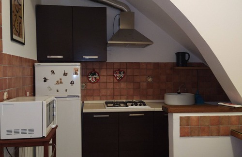 Ciconia Apartment | Discover Orvieto Brick House 18: Pet-Friendly Retreat