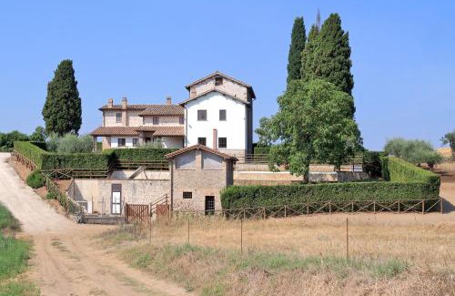 Corbara Apartment | Idyllic Orvieto Country House with Pool and Ocean Views