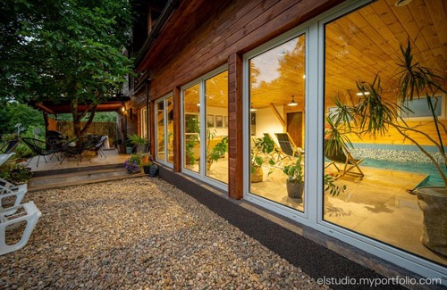Torzym House | Inviting Orzechowy Domek with Private Pool & Ocean Views