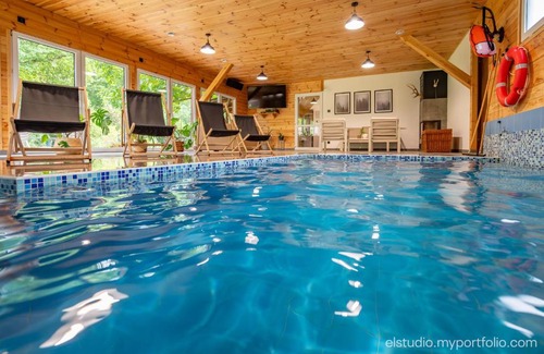 Torzym House | Inviting Orzechowy Domek with Private Pool & Ocean Views