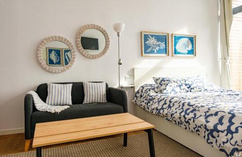 Boiro Apartment | Experience OS BALCÓNS Ría de Arousa with Hot Tub Bliss