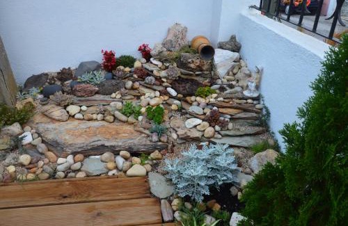 Charneca de Caparica e Sobreda Hotel | Budget-Friendly Stay at Os Piratas with Kitchen Amenities