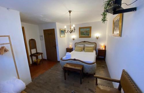 Tautavel Hotel | Comfortable Os-thel Hotel: Pet-Friendly Rooms Await