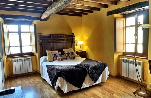 Foz House | Discover Os Tres Teixos: Spa Haven with Perfect Reviews