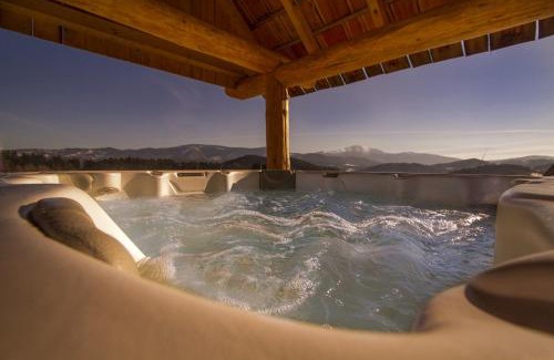 Zawoja Ski Chalet | Discover Osada Beskidzka: Family-Friendly with Hot Tub