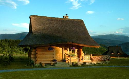 Zawoja Ski Chalet | Discover Osada Beskidzka: Family-Friendly with Hot Tub