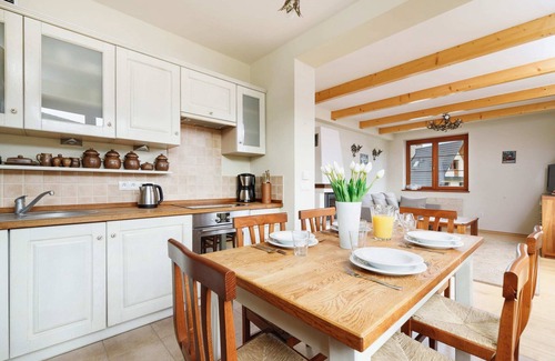 Poronin Apartment | Cozy Apartment Osada Gubałówka with Mountain View Terrace