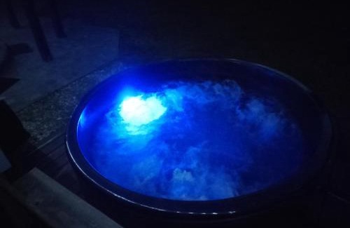 Plaska House | Discover Osada leśna: Family-Friendly Retreat with Hot Tub