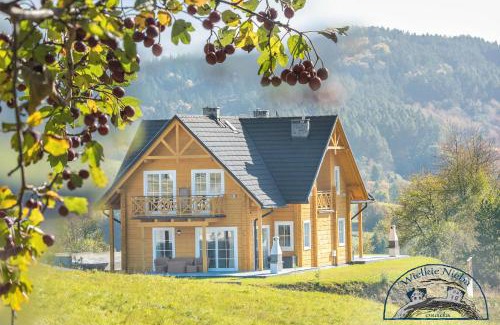 Krynica-Zdroj House | Pet-Friendly Escape at Osada Wielkie Nieba - 4-Star Haven