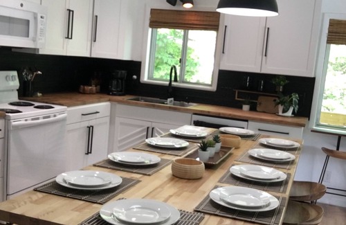 Osage Beach House | Lakefront Getaway: Walk to Backwater Jacks and Relax!