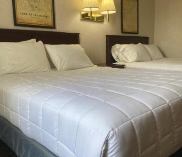 Osage Beach Hotel | Family-Friendly Stays at Osage Village Inn with Pool & Breakfast
