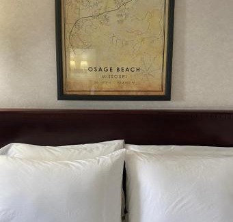 Osage Beach Hotel | Family-Friendly Stays at Osage Village Inn with Pool & Breakfast