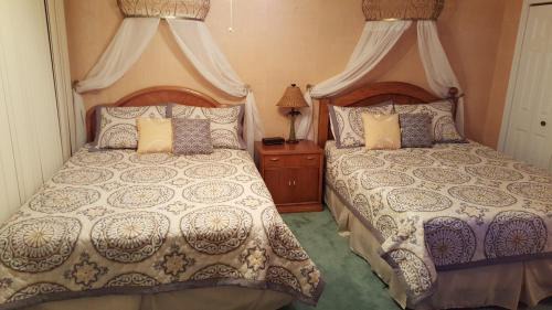 Lake Ozark Apartment | Relax at OSAGE VISTAS - Poolside Oasis with Ocean Views