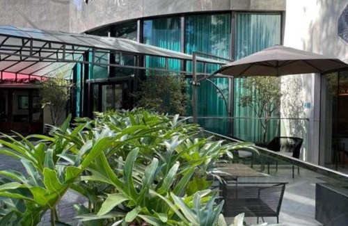 Cerqueira Cesar Apartment | Oscar Freire Confort Jardins: Family-Friendly Oceanfront Retreat