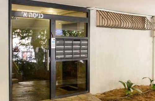 Tel Aviv City Center Apartment | Ocean View Escape at Oscar - Guest Rated 10/10
