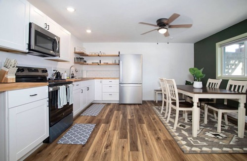 Fairbanks Apartment | Oscar’s Borealis Retreat