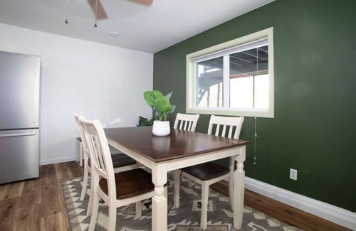 Fairbanks Apartment | Oscar’s Borealis Retreat