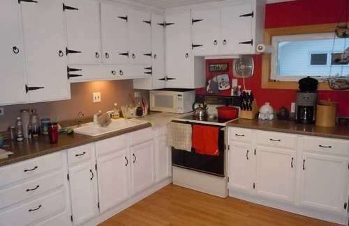 Greenbush Cottage | Relaxing Retreat by Lake Huron with Family-Friendly Amenities
