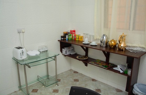 Madina House | Discover Osdala Lodge: Family-Friendly with Kitchen Amenities
