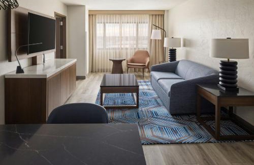 Oshkosh Hotel | Oshkosh Waterfront Hotel & Convention Center: Eco-Friendly Stay