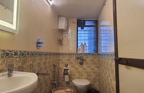Pali Hill Apartment | Family-Friendly OSI Apartments in Perry Cross, Bandra West